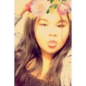 Meet your Posher, Larissa